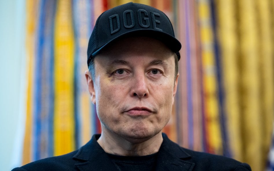 Elon Musk opracowuje bowiem zaawansowany system do autonomicznego sterowania komputerami i samodziel