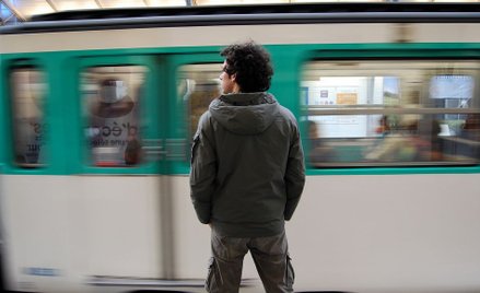 Paryż: Atak nożem za zwrócenie uwagi na blokowanie drzwi w metrze