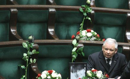 Jarosław Kaczyński, obok zdjęcie Grażyny Gęsickiej