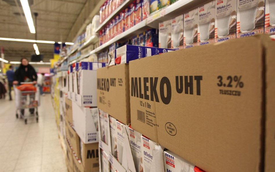 Nie ma mowy o tzw. półkowym dla sieci hipermarketów.
