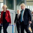 Szefowa brytyjskiego MS Liz Truss i premier Boris Johnson w drodze na obrady szczytu NATO w Brukseli