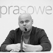Tomasz Guzowski podczas konferencji prasowej Łukasza Mejzy
