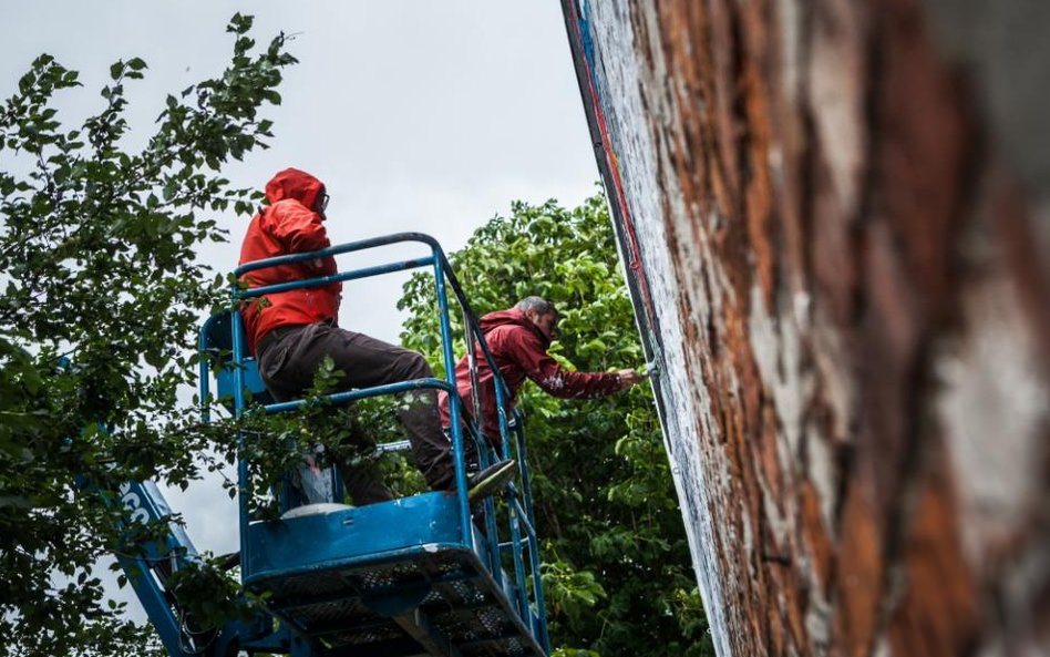 108 i CT przy pracy.