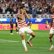 Giovanni Reyna cieszy się z czwartego gola dla reprezentacji USA