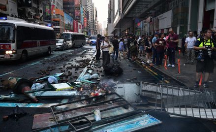 Hongkong: ostre walki na ulicach