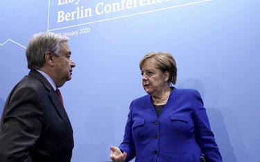 Niemcy chcą odgrywać większą rolę nie tylko w Europie, ale i na świecie. Na zdjęciu: sekretarz gener