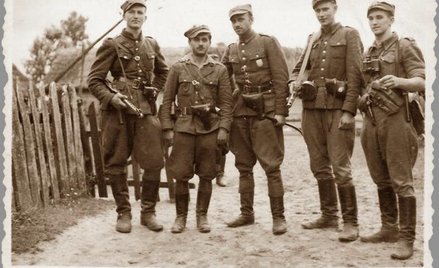 Kadra słynnej V Brygady Wileńskiej, od lewej: podporucznik czasu wojny Henryk Wieliczko „Lufa”, poru