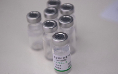 Koronawirus. Sondaż: Czy Polacy zaszczepiliby się szczepionkami z Chin i Rosji?