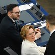 Europosłowie PiS Daniel Obajtek (L) i Jadwiga Wiśniewska (2P) podczas sesji Parlamentu Europejskiego
