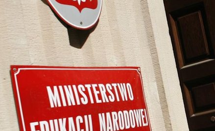Posłowie pytają o nadzór nad oświatą