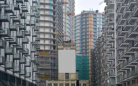 Wieża w okresie budowy osiedla Bliska Wola