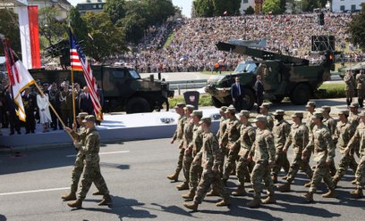Defilada wojskowa na warszawskiej Wisłostradzie, w ramach obchodów Święta Wojska Polskiego, 15 sierp