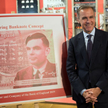 Prezes Banku Anglii Mark Carney podczas prezentacji banknotu z Alanem Turingiem
