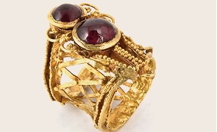 Eksponaty - w sumie 583 sztuki pochodzą z czterech muzeów Krymu i jednego w Kijowie (19 sztuk).