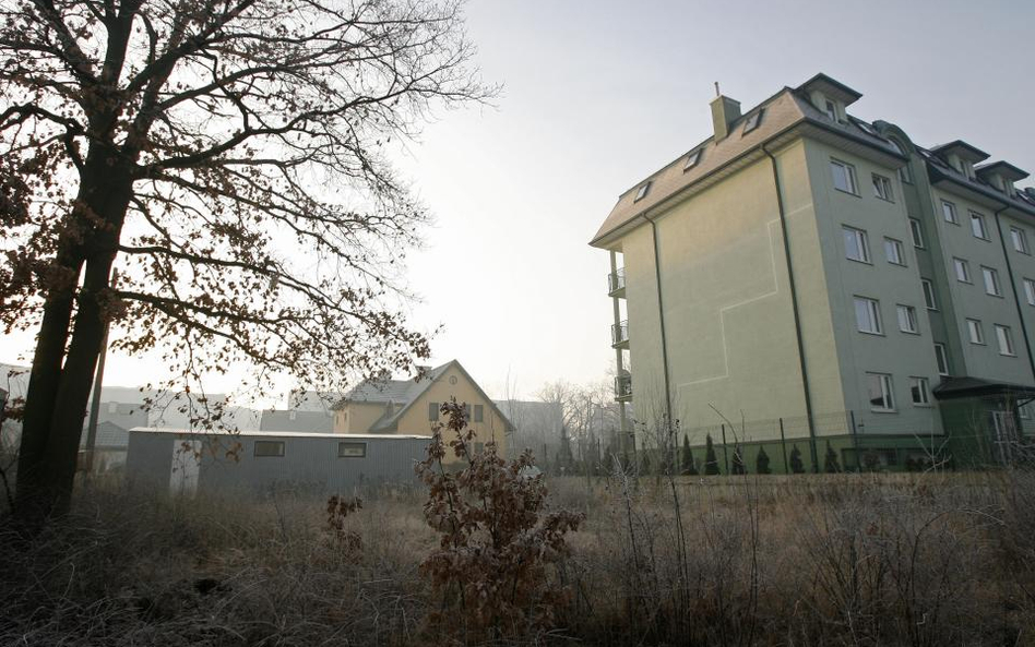 Sąd podniósł, że roszczenie odszkodowawcze z powodu immisji pośredniej przysługuje także, gdy nieruc