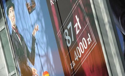 Banki płacą klientom za operacje