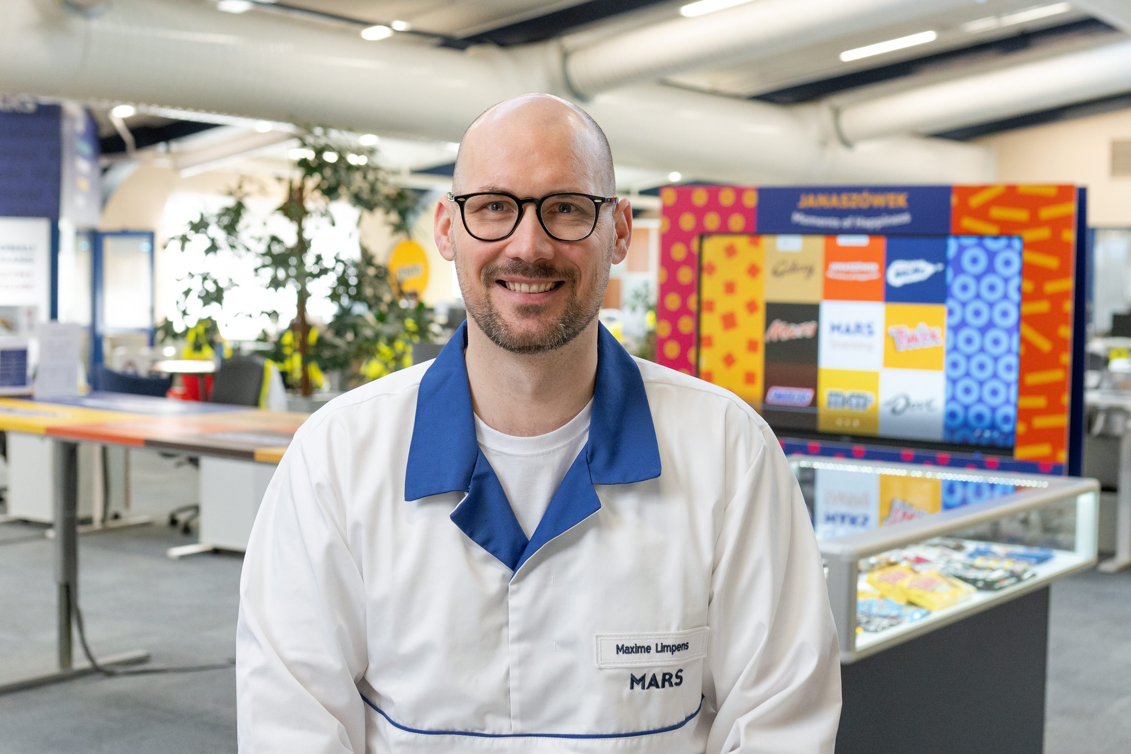 11 wież Eiffla czekolady rocznie