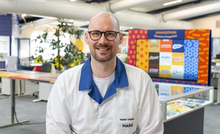 11 wież Eiffla czekolady rocznie