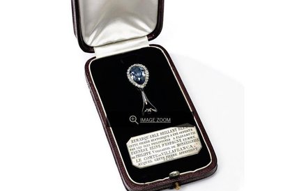 Niebieski diament Farnese Blue