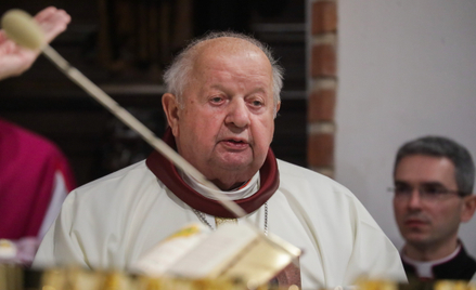 Arcybiskup senior archidiecezji krakowskiej kard. Stanisław Dziwisz podczas ingresu abp. Adriana Gal