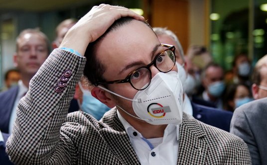 Zwolenniczka CDU/CSU rozczarowana po ogłoszeniu wyników sondażu