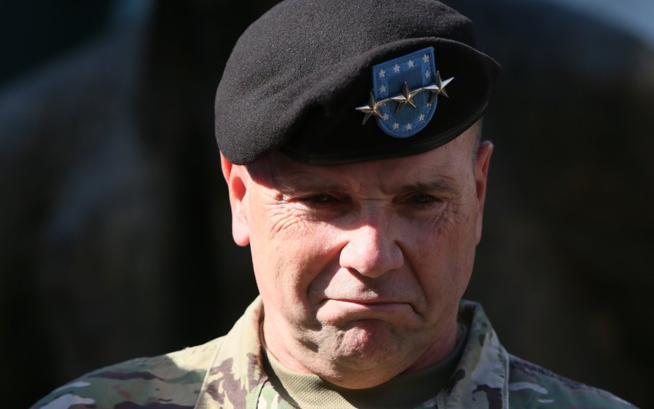 Były dowódca sił lądowych USA w Europie gen. broni Frederick Ben Hodges