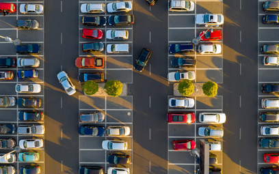Dzięki polskiej aplikacji TiPark użytkownicy mogą zarabiać  na znajdowaniu wolnych miejsc parkingowy