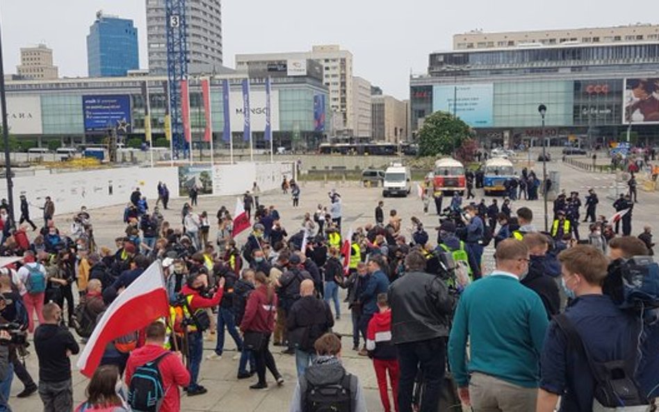 Kolejne protesty przedsiębiorców. Policja blokuje