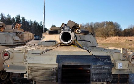 Wraz z czołgami przyjechało ok. 200 żołnierzy