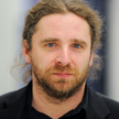Poseł Konfederacji: Państwowe autobusy? Ludzie po prostu kupują samochody