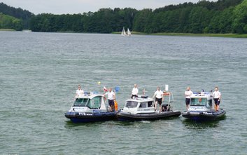 Służby apelują o zdrowy rozsądek nad Wisłą