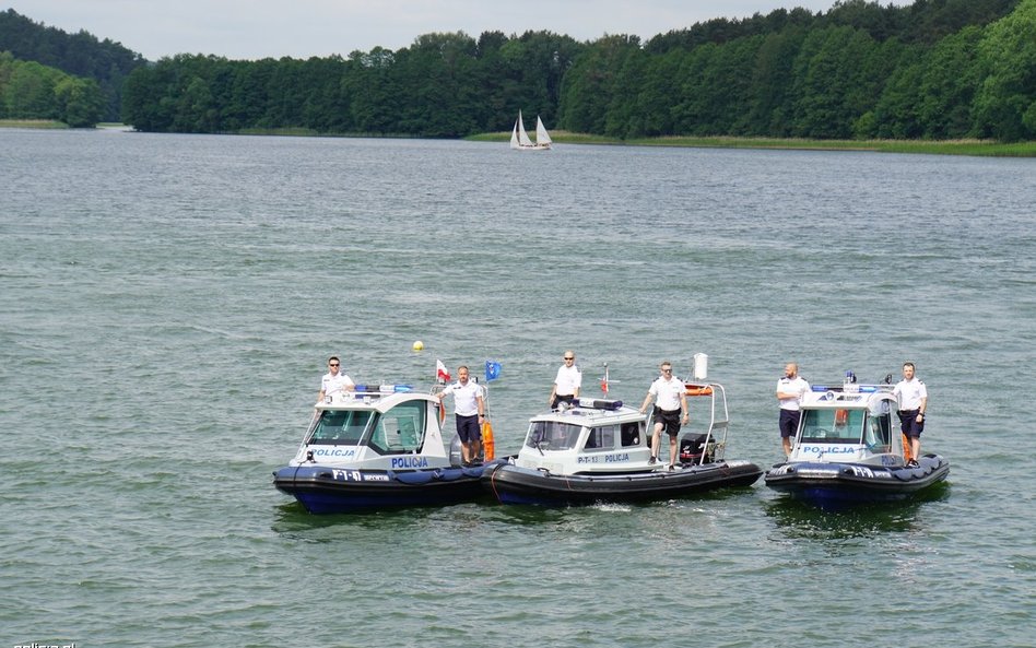 Służby apelują o zdrowy rozsądek nad Wisłą