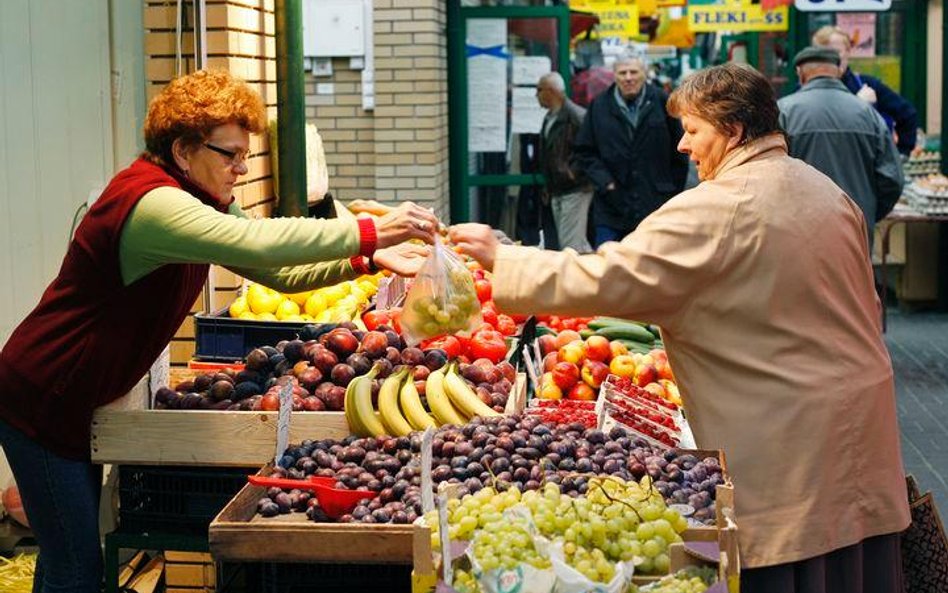 Zamiast marketów w niedziele mają być czynne stragany