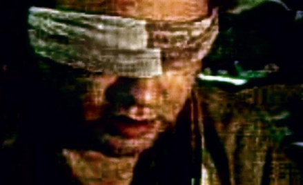 Fragment filmu przekazanego przez porywaczy. Uprowadzony amerykański przedstawiciel ONZ John Solecki