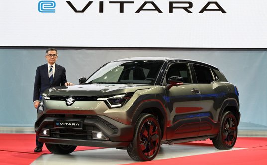 Toshihiro Suzuki, szef Suzuki i nowa elektryczna e Vitara