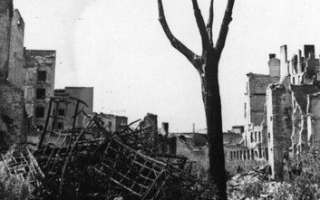 Sojusznicze siły zajęły opuszczone, straszliwie zniszczone miasto