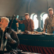 Mężni żołnierze, posłyszawszy armat ryk, dla odwagi: łyk, łyk, łyk (kadr z filmu „Ogniem i mieczem” 