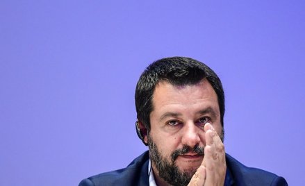 Włochy: Szef MSW wydaje polecenia armii. "Złamanie zasad"