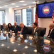 Prezesi największych amerykańskich spółek na spotkaniu z Donaldem Trumpem