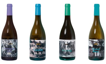 Souvignier Gris 2020 100 zł,  Cuvee 2021 65 zł,   Riesling 2019 80 zł,   Seyval Blanc 2019 75 zł