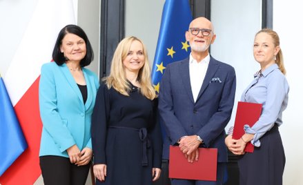 Od lewej: Katarzyna Kacperczyk, Jolanta Sobierańska-Grenda, Tomasz Maciejewski, Katarzyna Kęcka