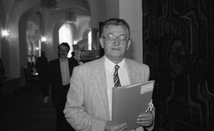 Leszek Moczulski (na zdj. w Sejmie w 1992 roku) był wśród założycieli ROPCiO