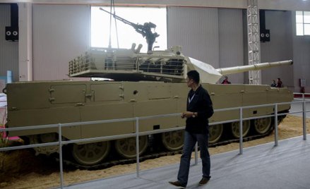 Spadają globalne nakłady na obronę