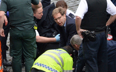 Zamach w Londynie. Wiceminister ratował rannego policjanta