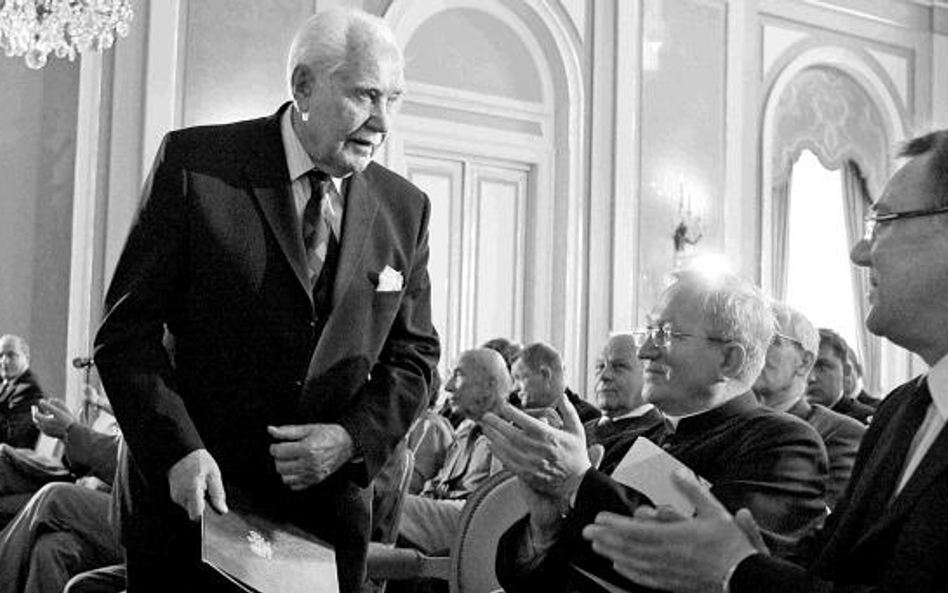 Ryszard Kaczorowski nigdy nie zdecydował się przenieść do kraju. Mieszkał w Londynie. Uczestniczył j
