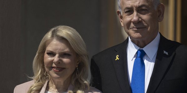 Afera o oficjalne zdjęcia małżonki Beniamina Netanjahu. „Coś jest na nich nie tak”