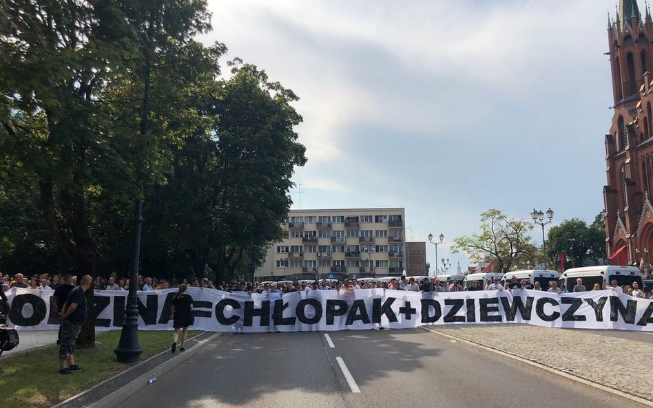 Obroniliśmy Katedrę pw. Wniebowzięcia NMP w #Białystok. Wielkie podziękowania wszystkim białostoczan