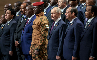 "Rozinne zdjęcie" uczestników szczytu Afryka - Rosja w Petersburgu