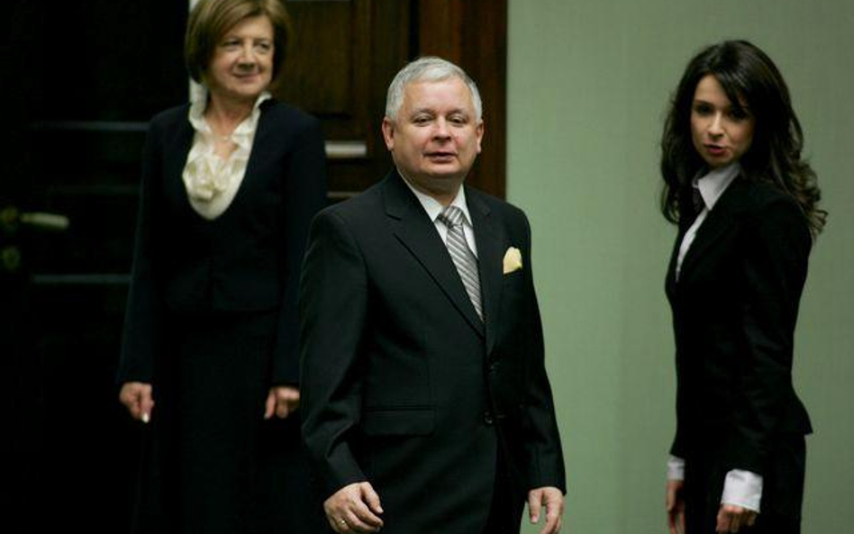 Marta Kaczyńska z rodzicami podczas zaprzysiężenia Lecha Kaczyńskiego na prezydenta w 2005 roku