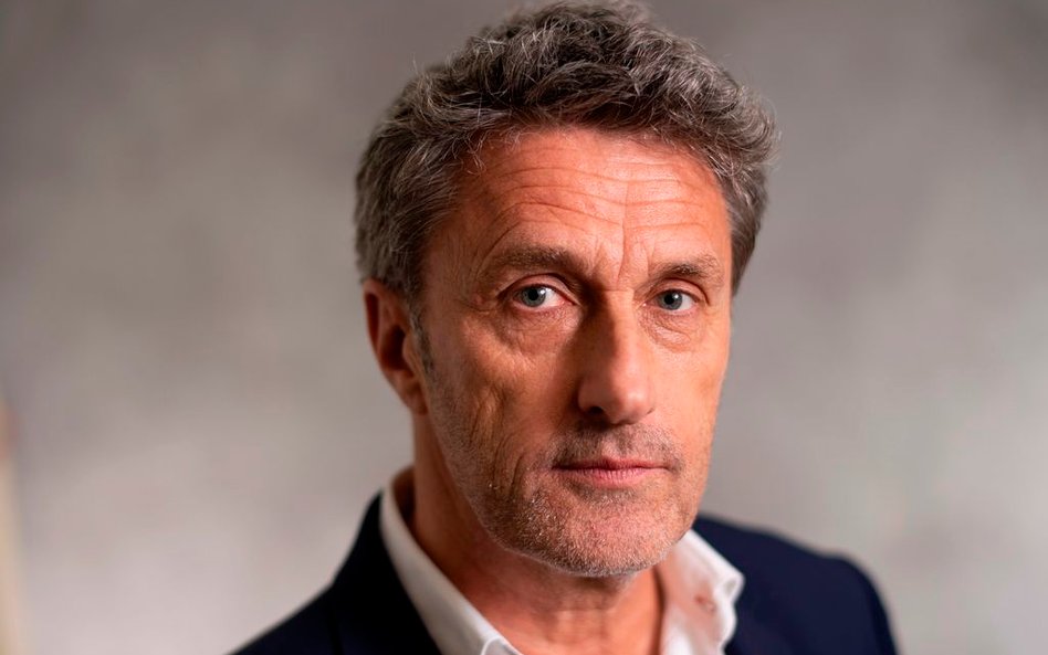 Paweł Pawlikowski pozujący podczas sesji fotograficznej artystów nominowanych do Oscara, hotel Bever